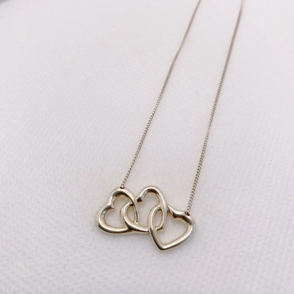 Beautiful Tiffany and CO necklace 3hearts - Picture 3 of 9